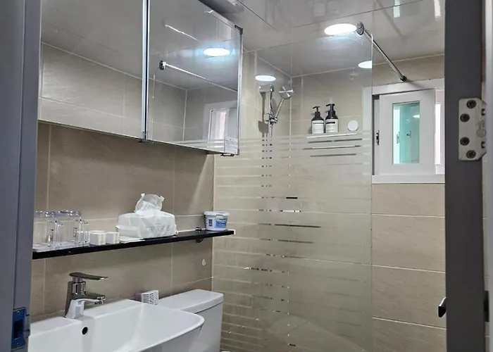 Snu Station 13min, Line 2, Hongdae,gangnam 30min, 6pax *