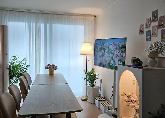 Snu Station 13min, Line 2, Hongdae,gangnam 30min, 6pax