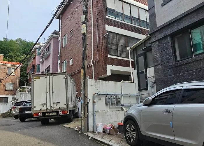 Snu Station 13min, Line 2, Hongdae,gangnam 30min, 6pax *